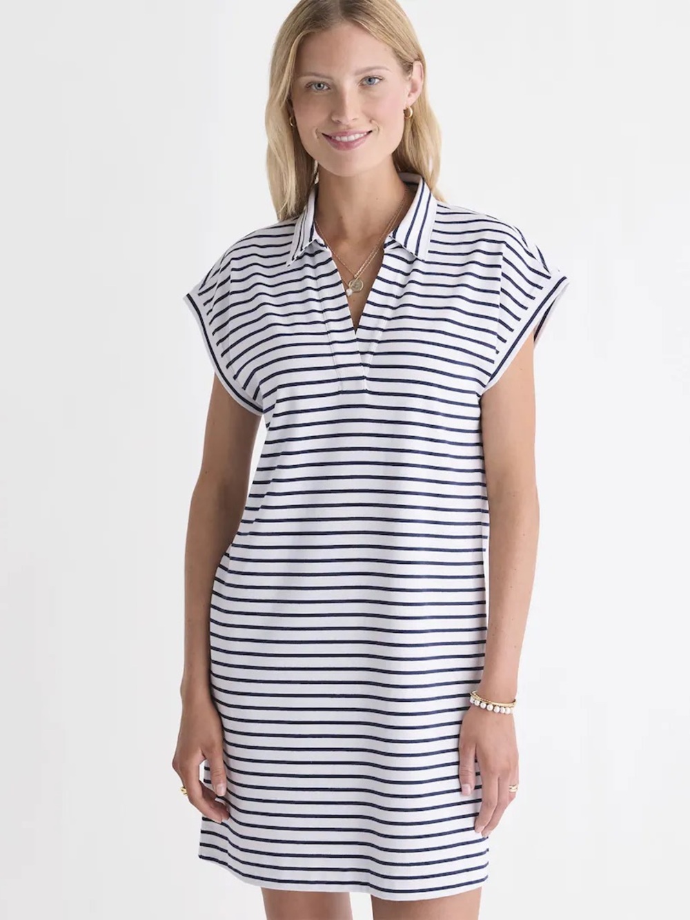 New Listing Vineyard Vines Margo Deluxe Shirtdress navy/white stripe. NWT.